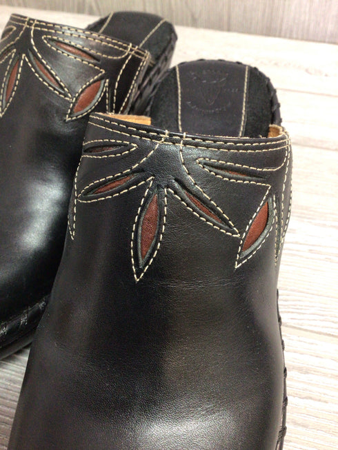 Frye Mules Size 6